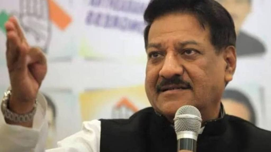 Prithviraj Chavan criticizes PM Modi