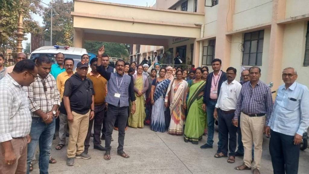 Teachers Wardha boycott Maratha survey