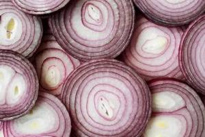 Benefits Of Consuming Raw Onion