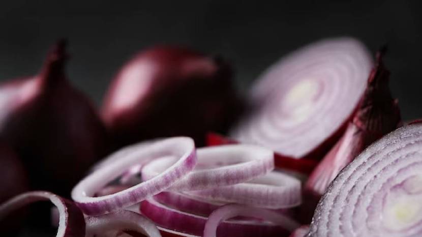 Benefits Of Consuming Raw Onion