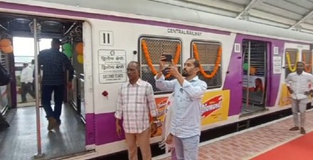 Local tain, huge response from passengers, uran, kharkopar, panvel, narendra modi, खारकोपर लोकल, प्रवाशांचा उदंड प्रतिसाद, उरण, खारकोपर, पनवेल, नरेंद्र मोदी,