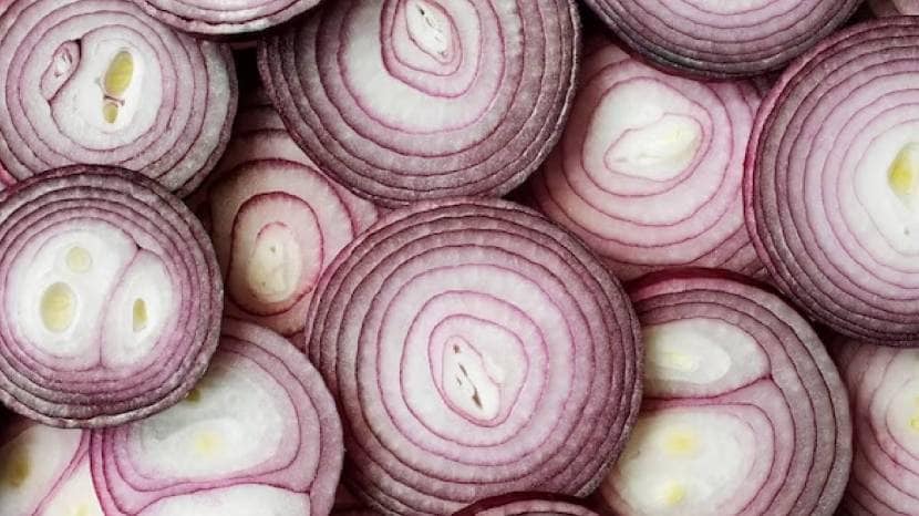 Benefits Of Consuming Raw Onion