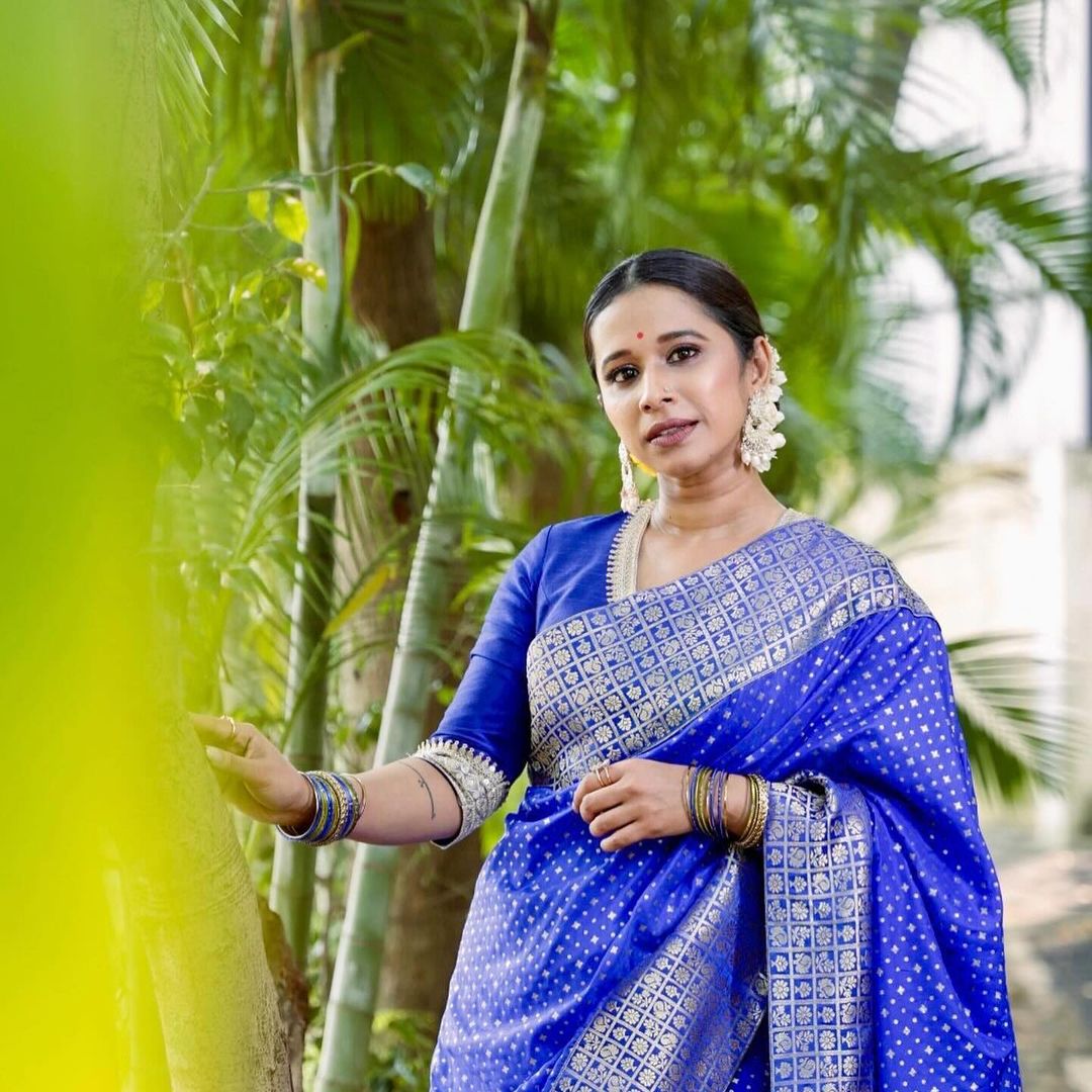 Bollywood Organza silk saree goldzari weavng border and butta latest saree  for women designer saree | Silk sarees, Organza silk saree, Saree
