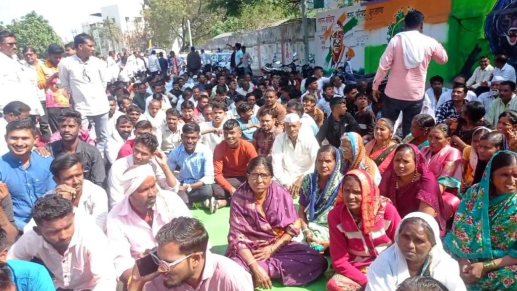 The protest of the tribal Koli Mahadev Samaj is going on in front of the Buldhana Collectorate