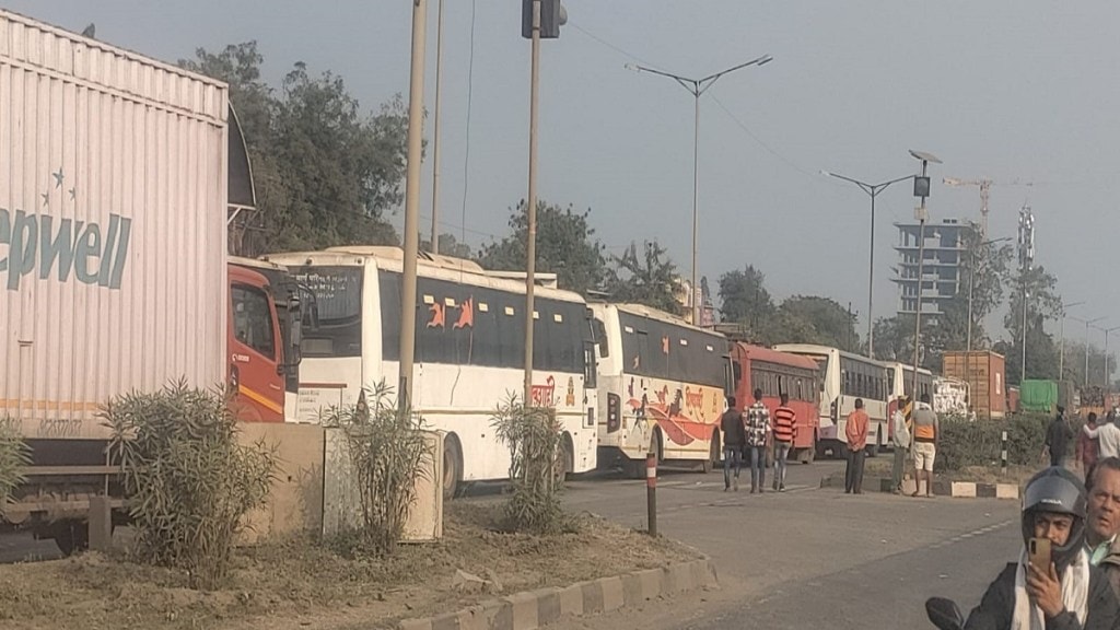 vehicles queue in Nagpur