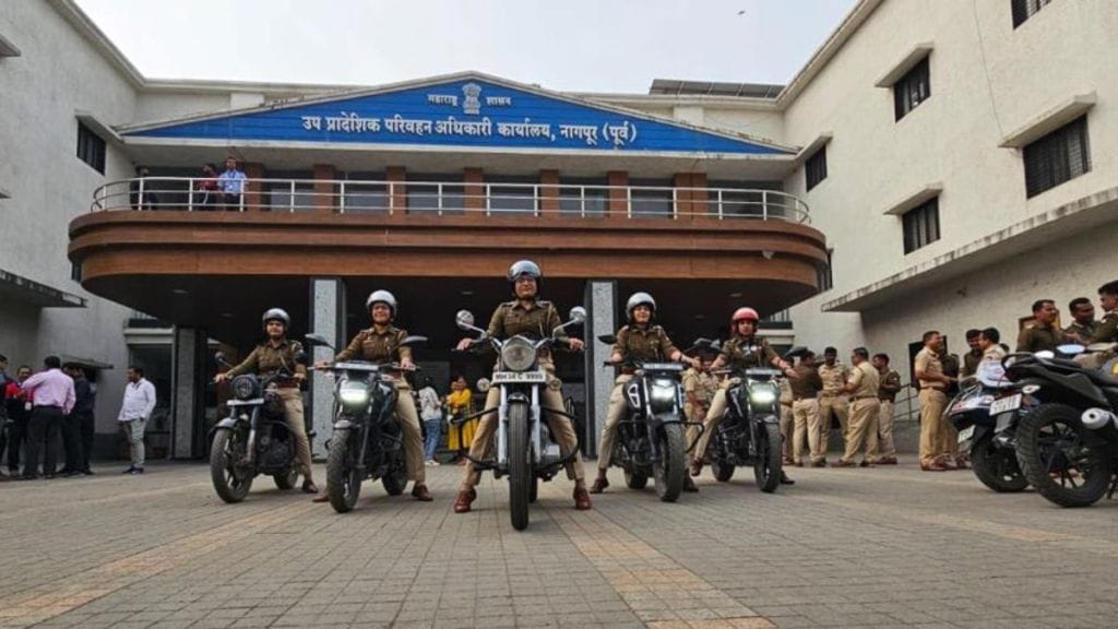 Helmet Rally of Women RTO Officers in Nagpur