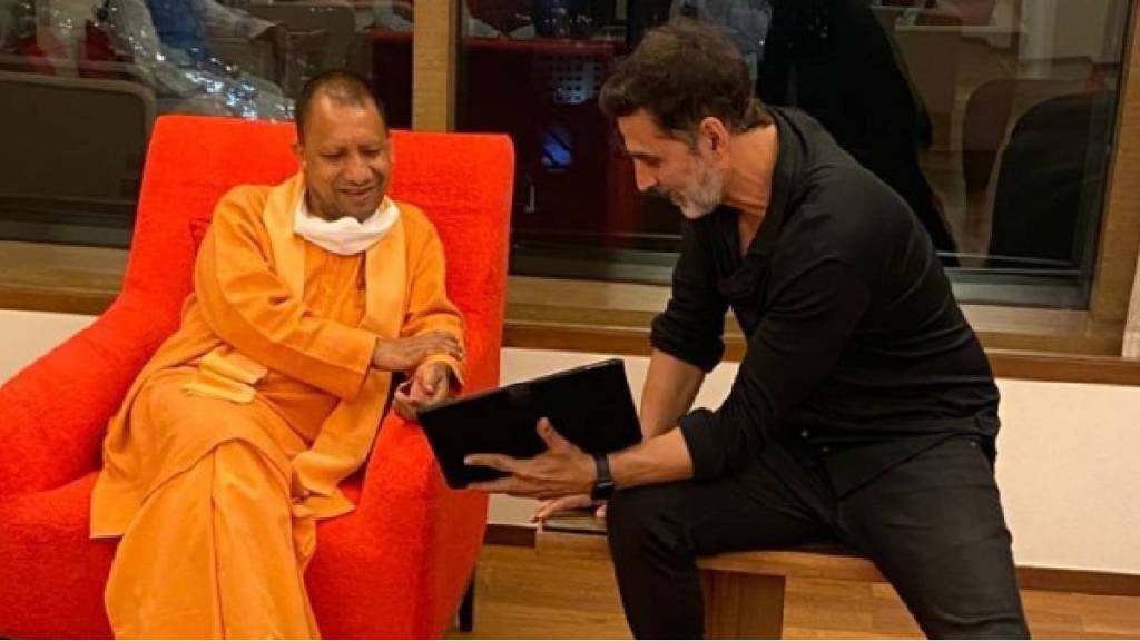 akshay-kumar-yogi-adityanath