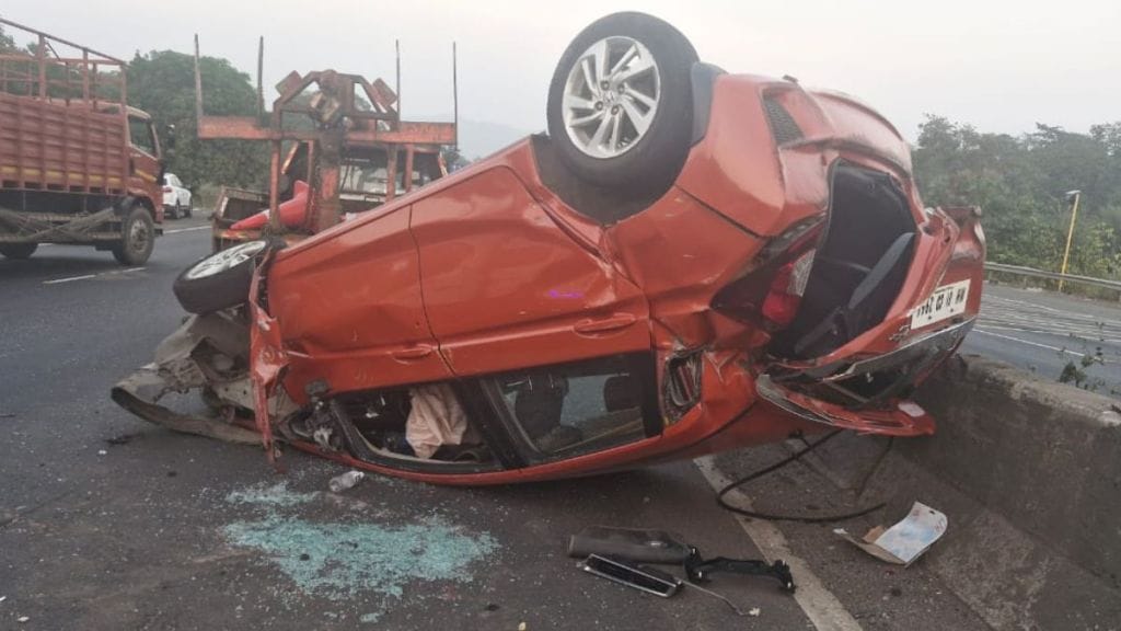 Car accident near Mendwan khind on National Highway Two people were injured