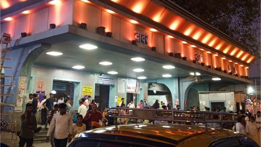 mumbai railway station marathi news, mumbai railway station decked up with lightings