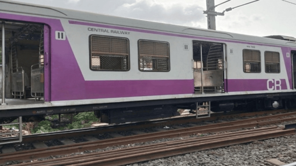 Central Railway disrupt technical glitch Delay of employees reaching office mumbai