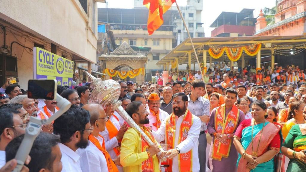 Why did Chief Minister Eknath Shinde give silver mace to Naresh Mhaske