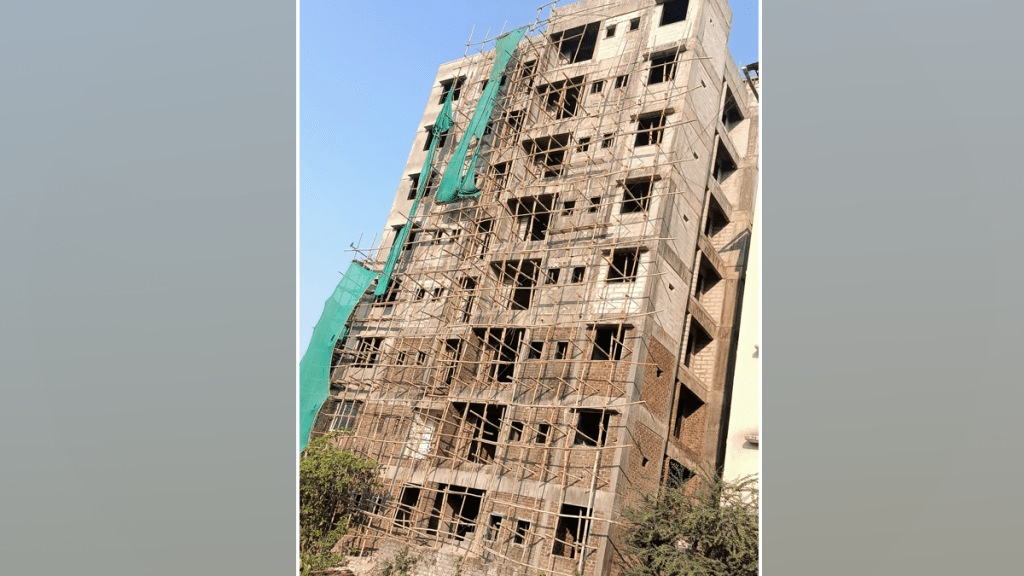 Construction an eight floor illegal building cutting down the old mangrove trees bayside area ​​Kumbharkhanpada Dombivli West