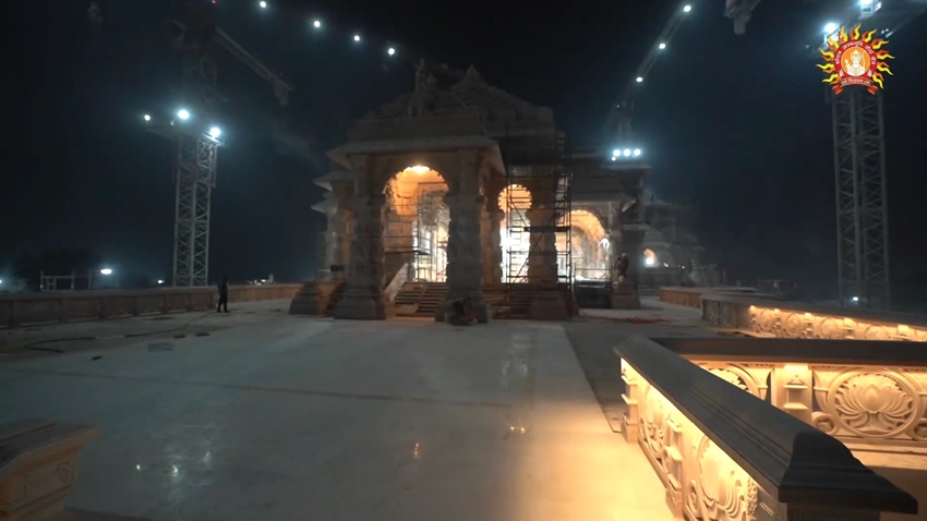 ram mandir video at night