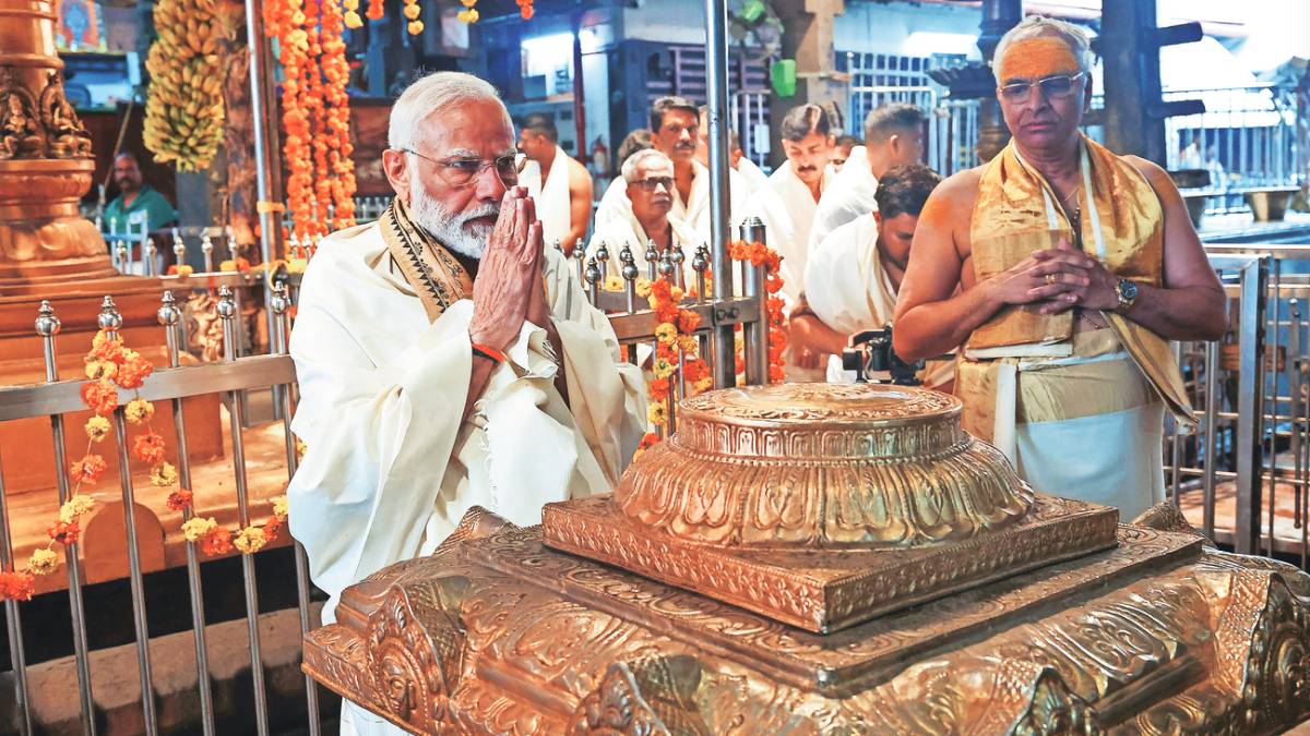 गुरुवायूरच्या कृष्ण मंदिरात पंतप्रधानांकडून पूजा | Pm Narendra Modi ...