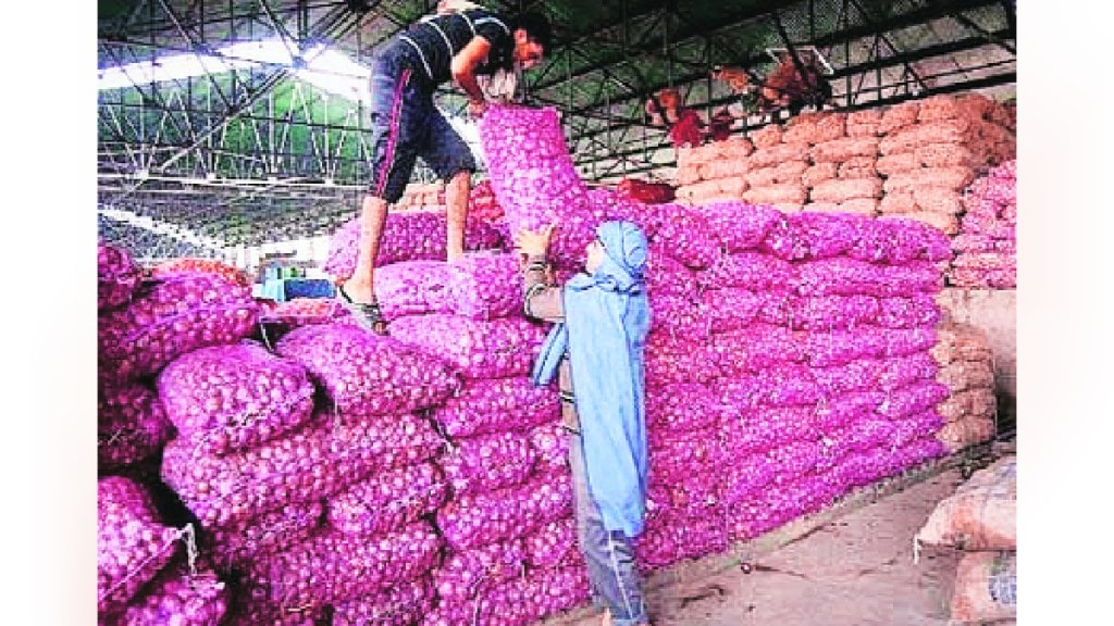 In the wake of Prime Minister Narendra Modi visit to Nashik farmers organizations in the state have warned against the ban on onion exports