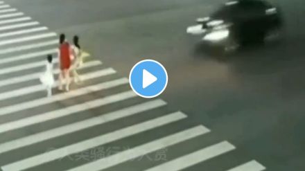 shocking accident video a Family hit by speeding car while crossing road video goes viral on social media