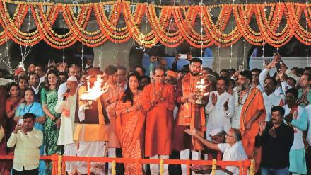 uddhav thackeray perform puja at kalaram mandir in nashik