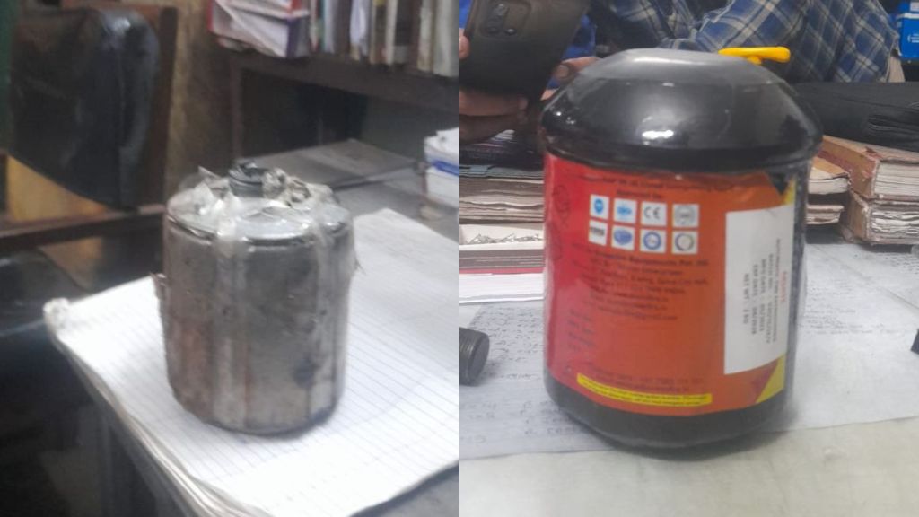 bomb-like object found in the bus was a small fire extinguisher