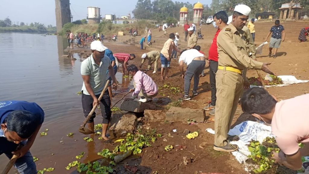 Cleanliness Mission at Panchganga Ghat by Sant Nirankari Satsang Mandal