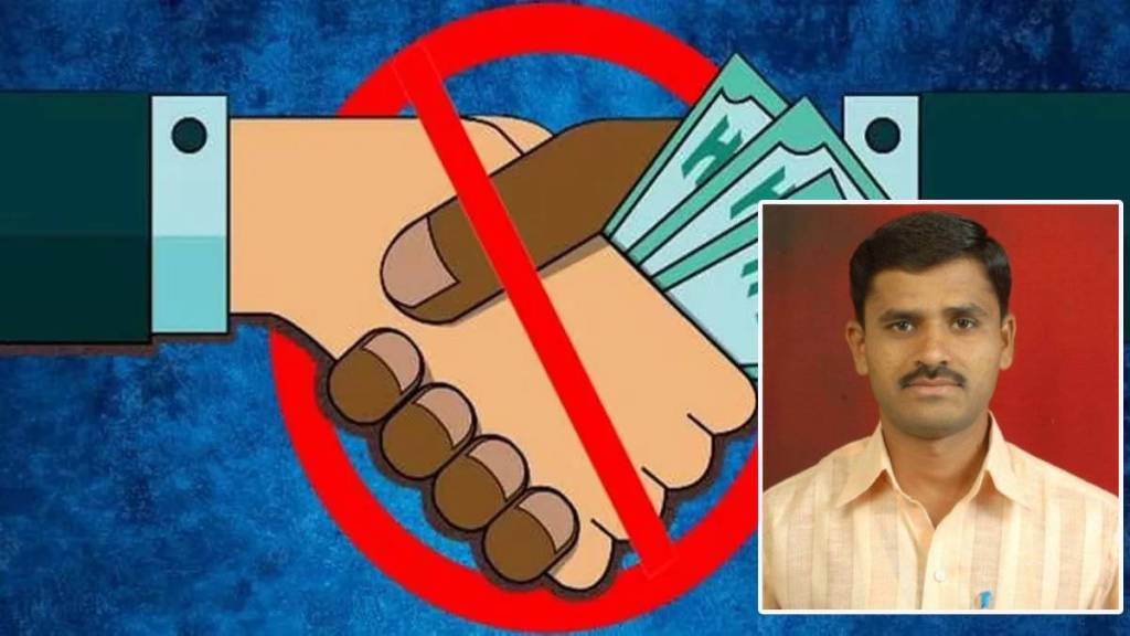 accountant of tulja bhavani temple caught by acb while taking bribe of six lakhs
