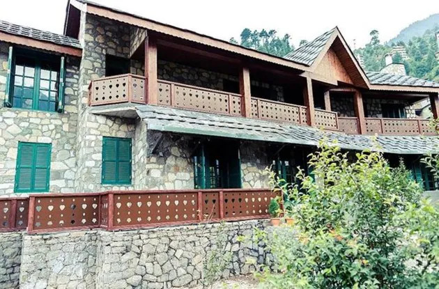 Kangana Ranaut shared pictures of her snowclad manali house himachal pradesh see photos