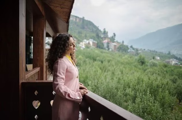 Kangana Ranaut shared pictures of her snowclad manali house himachal pradesh see photos