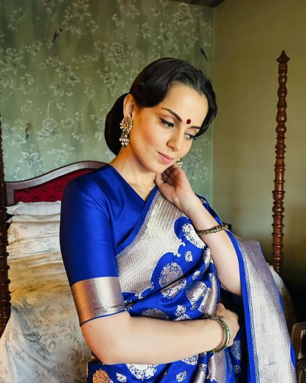 kangana ranaut sadhanaji inspired retro look in blue zari saree see photos