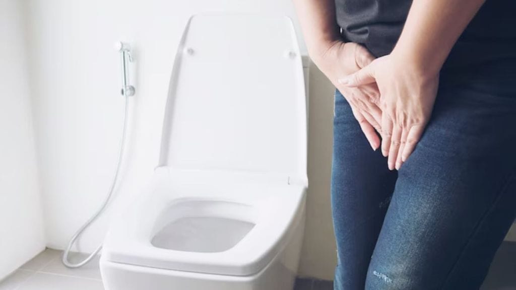 holding pee for long time is harmful