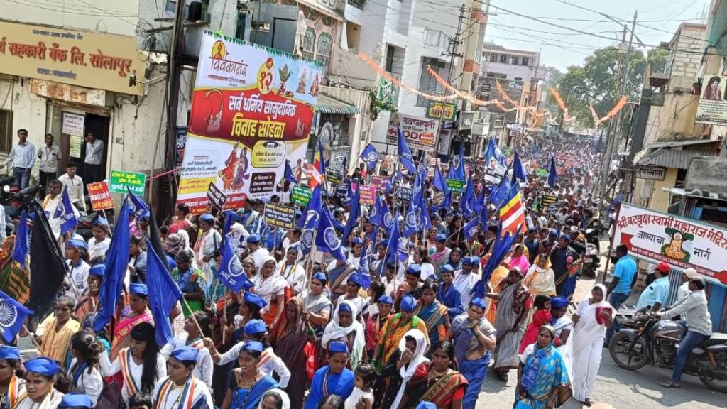 dalit organizations demonstrate power by march in akkalkot