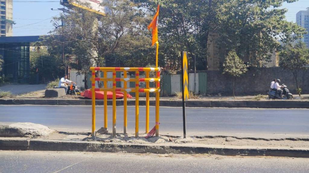 pwd started installation of Road safety sign boards on flyover of ghodbunder road