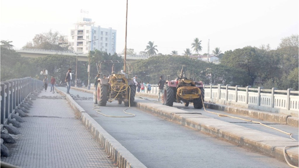 traffic restrictions poona hospital yb chavan bridge closure repair