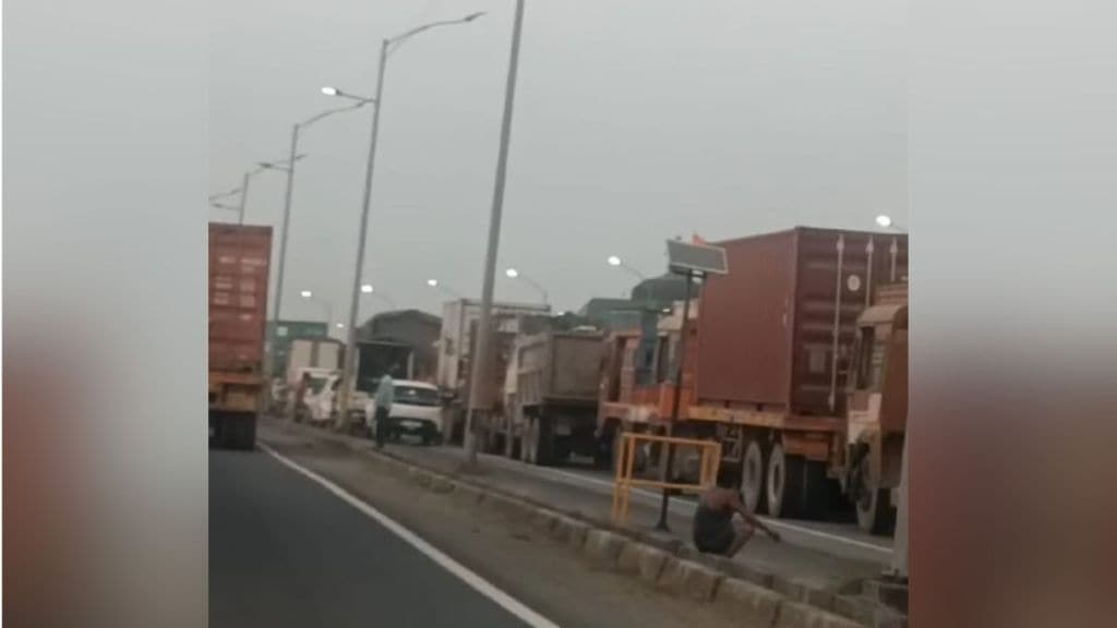 one dead in Accident on JNPT Palaspe National Highway