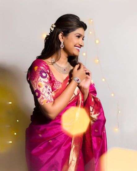 Marathi Actress Pink Saree Look