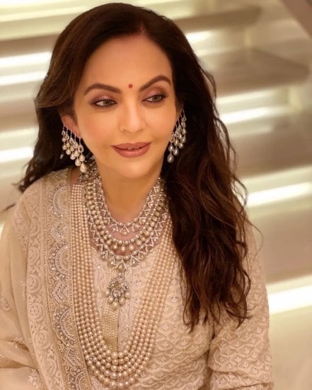 Nita-Ambani-emeralds-diamonds-necklace-worth-crores