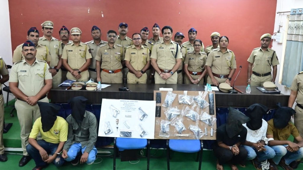 Six persons arrested with 13 guns in Jalgaon district