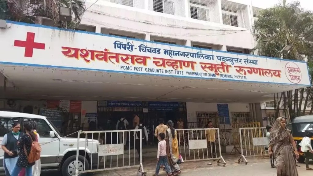 Clash between doctors and police at YCM hospital Pune