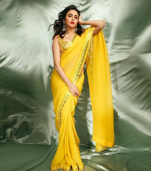 amruta-khanvilkar2