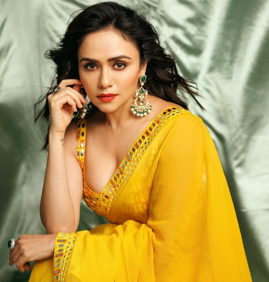 amruta-khanvilkar7