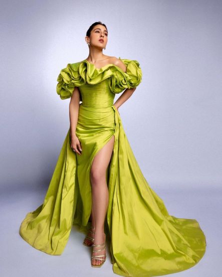 sara ali khan lime green gown murder mubaarak (3)