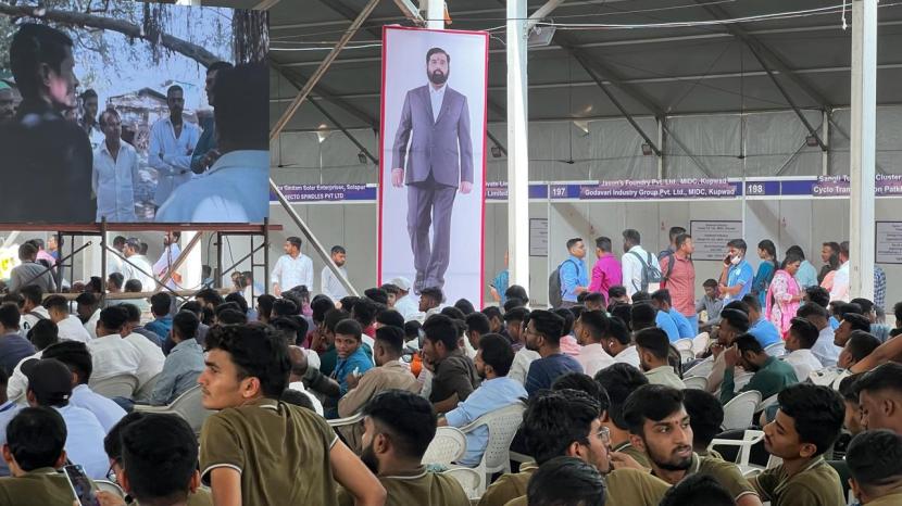 supriya-sule-ajit-pawar-at-baramati-maha-rojgar