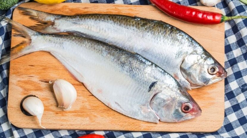 remove fish smell from kitchen