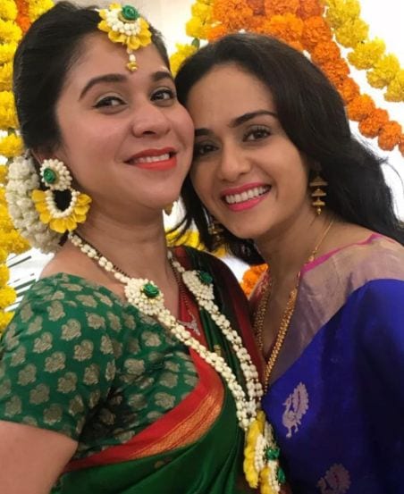 Amruta Khanvilkar Sister Aditi Photos