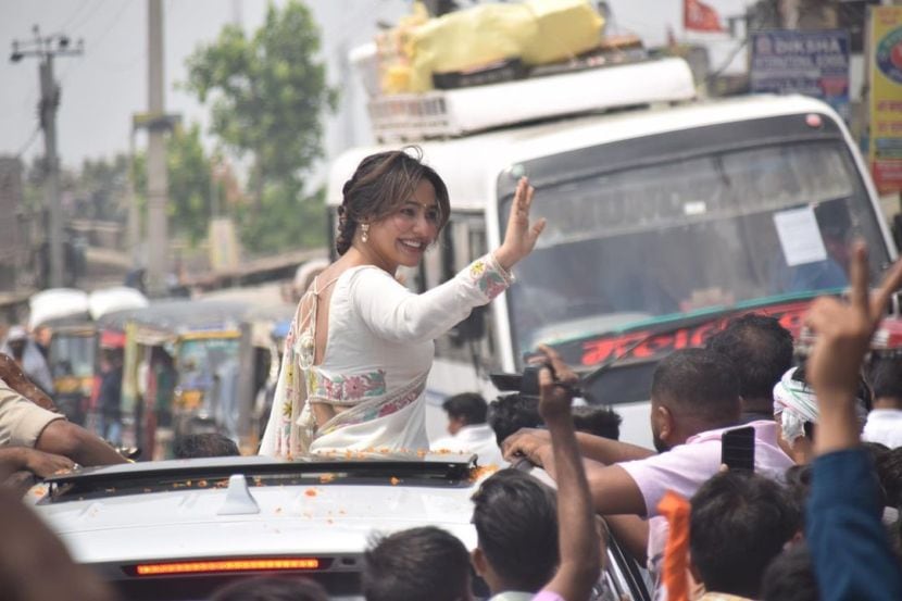 Bollywood Actress Neha sharma campaign in Bhagalpur for Congress