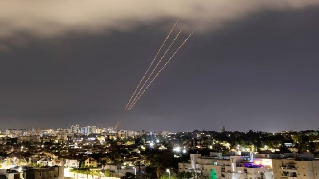 Israeli missiles hit site in Iran