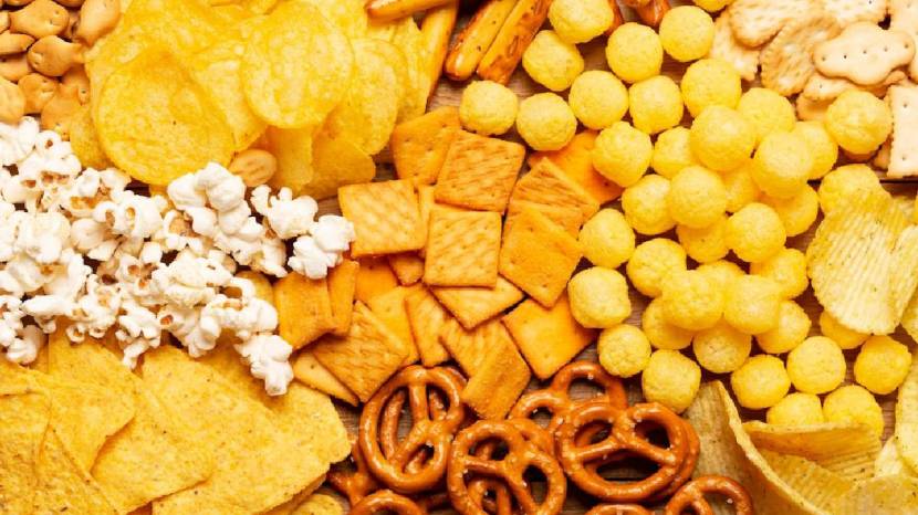 Are snacks safe People with diabetes need to eat in between to keep their blood sugar levels on an even keel