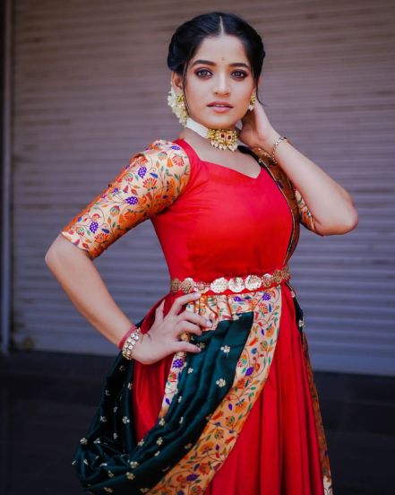 Sharayu Sonawane Red Paithani Dress