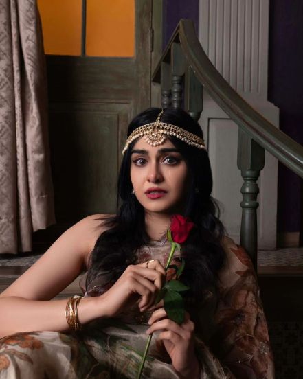 Adah Sharma crying floral saree photoshoot with various emotions photos viral