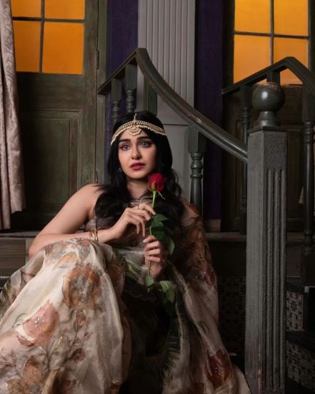 Adah Sharma crying floral saree photoshoot with various emotions photos viral