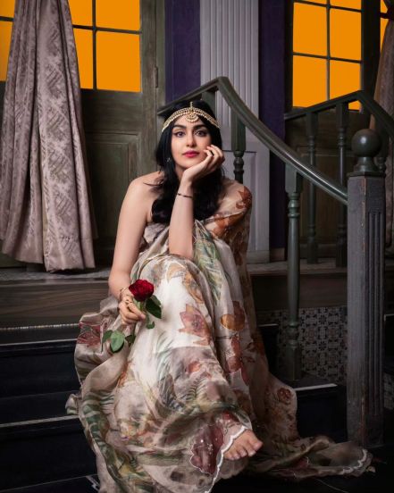 Adah Sharma crying floral saree photoshoot with various emotions photos viral