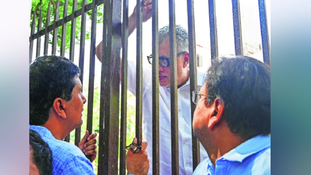 Trinamool Congress MPs protesting in front of the Central Election Commission headquarters protested at the police station